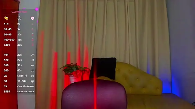 Snapshot of StarMilf chatting on February 2025 03:38:01 PM StarMilf online show from February 2025 03:38:01 PM