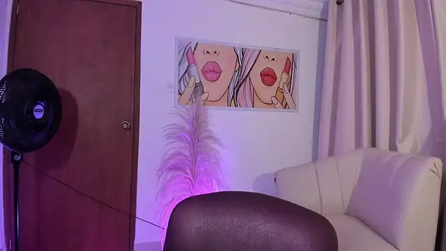 Snapshot of StarMilf chatting on October 2025 12:24:02 PM StarMilf online show from October 2025 12:24:02 PM