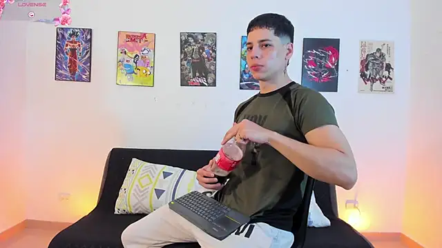 jonathanjoestar  online show from December 2025 10:14:01 PM