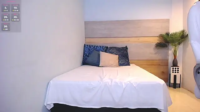 Snapshot of Violetta_rainbow chatting on January 2025 06:54:01 AM Violetta rainbow online show from January 2025 06:54:01 AM