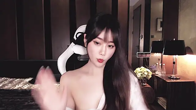 Snapshot of Cartier-__Daji- chatting on May 2026 03:39:02 PM Cartier- Daji- online show from May 2026 03:39:02 PM