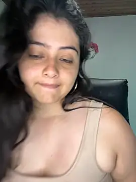 Stephania 18 online show from September 2025 05:58:01 PM