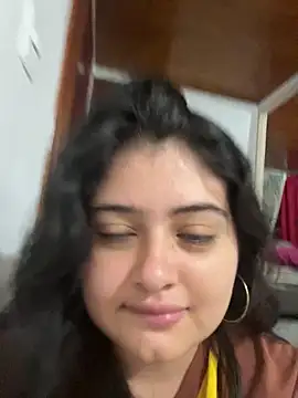 Stephania 18 online show from October 2025 11:47:02 PM