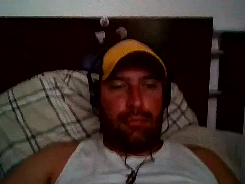 Snapshot of LukaE35 chatting on June 2026 05:51:01 PM LukaE35 online show from June 2026 05:51:01 PM