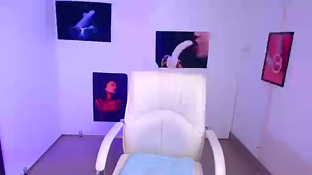 Loren Moa online show from December 2024 02:19:02 PM