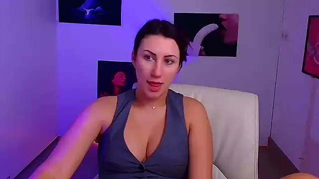 Loren Moa online show from January 2025 10:19:01 AM