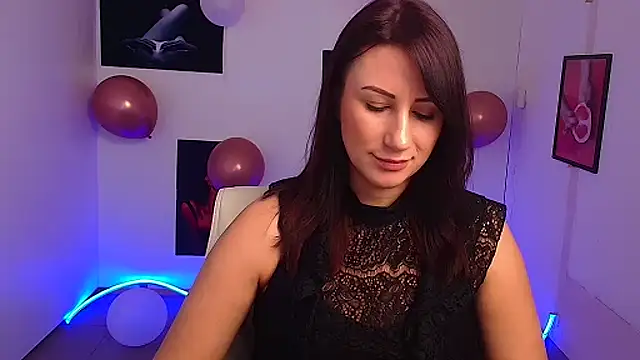 Loren Moa online show from March 2025 10:33:02 AM