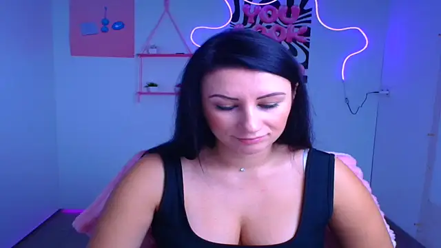 Loren Moa online show from October 2025 11:54:01 AM