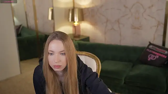 Linda054 online show from October 2025 04:35:01 AM