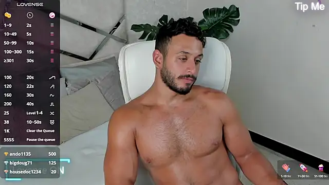 Snapshot of mike_belle chatting on January 2025 12:44:02 AM mike belle online show from January 2025 12:44:02 AM