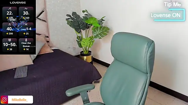 Snapshot of mike_belle chatting on September 2025 07:48:02 PM mike belle online show from September 2025 07:48:02 PM