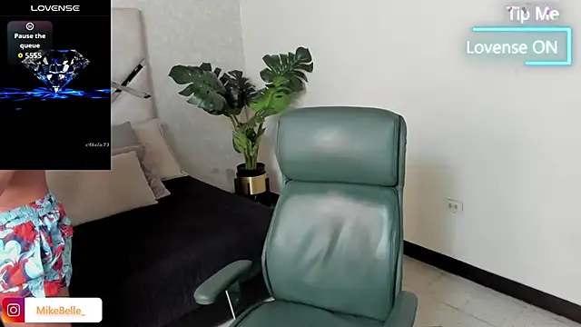 Snapshot of mike_belle chatting on October 2025 08:51:02 PM mike belle online show from October 2025 08:51:02 PM