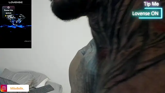 Snapshot of mike_belle chatting on November 2025 11:35:01 PM mike belle online show from November 2025 11:35:01 PM