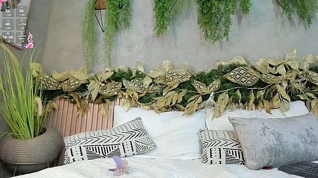 Snapshot of Lana_Lann chatting on December 2024 12:16:02 PM Lana Lann online show from December 2024 12:16:02 PM