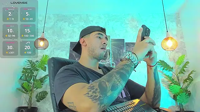 Snapshot of Nate_franco chatting on February 2026 04:10:01 AM Nate franco online show from February 2026 04:10:01 AM