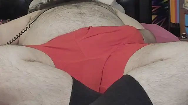 Snapshot of Dominant_BEAR chatting on December 2025 02:35:01 PM Dominant BEAR online show from December 2025 02:35:01 PM