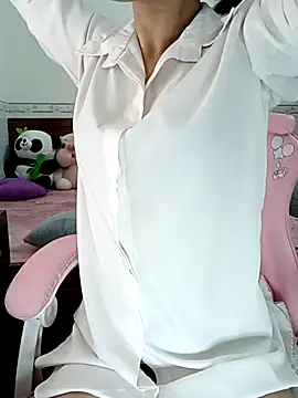 Snapshot of ___Erin___ chatting on November 2025 03:16:01 AM Erin online show from November 2025 03:16:01 AM