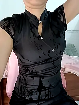 Snapshot of ___Erin___ chatting on November 2025 02:45:02 AM Erin online show from November 2025 02:45:02 AM