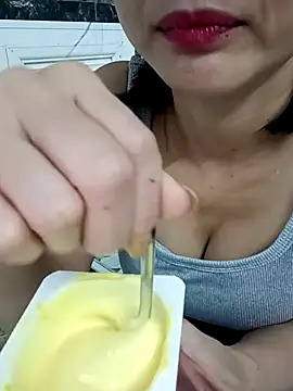 Snapshot of ___Erin___ chatting on November 2025 03:56:01 AM Erin online show from November 2025 03:56:01 AM