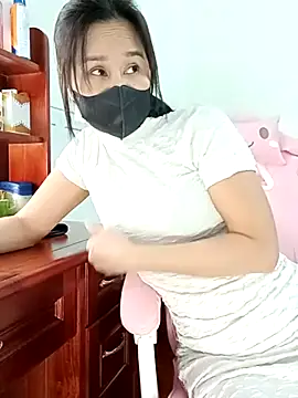 Snapshot of ___Erin___ chatting on December 2025 02:38:01 AM Erin online show from December 2025 02:38:01 AM