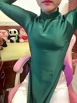    Erin    online show from April 2026 01:47:01 AM