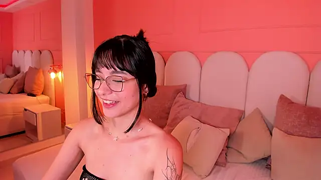 emilly williams  online show from February 2025 08:09:02 PM