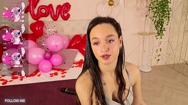 Snapshot of Lolly_Neal chatting on February 2025 05:05:02 AM Lolly Neal online show from February 2025 05:05:02 AM