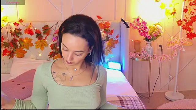 Lolly Neal online show from November 2025 04:56:01 AM