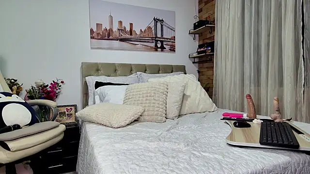 yanella fire online show from March 2025 10:55:01 AM