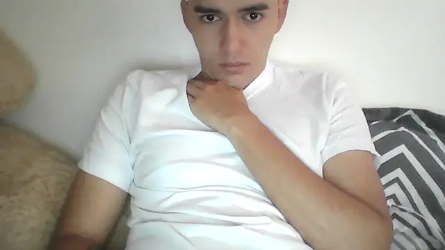 Snapshot of Estebitan_vm chatting on November 2025 01:33:02 PM Estebitan vm online show from November 2025 01:33:02 PM