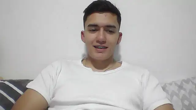 Snapshot of Estebitan_vm chatting on November 2025 03:49:01 AM Estebitan vm online show from November 2025 03:49:01 AM