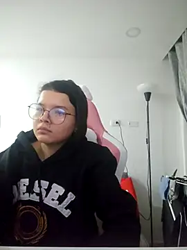 azumiichan online show from December 2025 01:48:02 AM