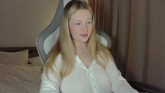 Snapshot of x_ivy_x chatting on February 2026 04:47:01 PM x ivy x online show from February 2026 04:47:01 PM