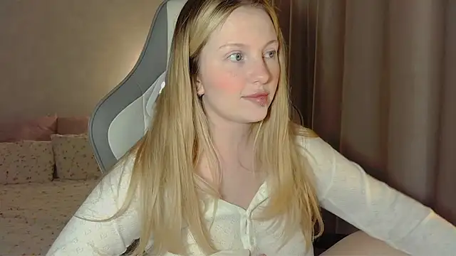 Snapshot of x_ivy_x chatting on April 2026 05:07:01 PM x ivy x online show from April 2026 05:07:01 PM