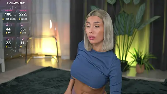 Snapshot of AudreyZanne chatting on October 2025 06:54:01 AM AudreyZanne online show from October 2025 06:54:01 AM