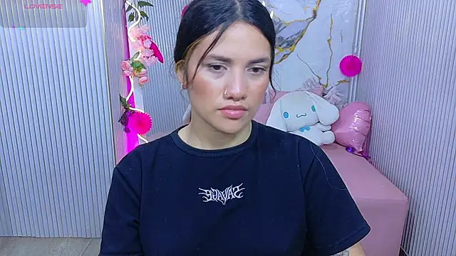 Snapshot of Chiara_tay chatting on July 2026 06:43:01 PM Chiara tay online show from July 2026 06:43:01 PM