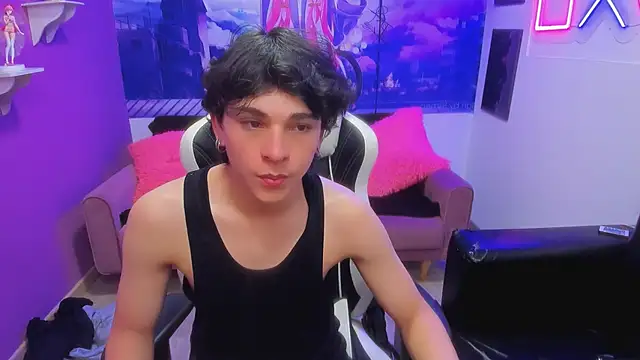 Luke Howland online show from December 2024 12:23:01 PM