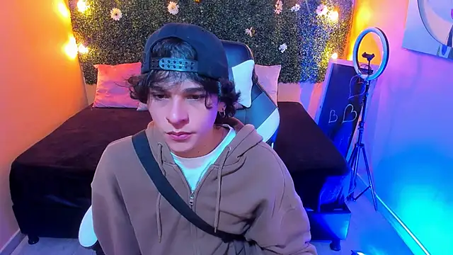 Luke Howland online show from January 2025 08:15:01 PM