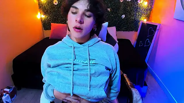 Luke Howland online show from January 2025 11:17:01 PM