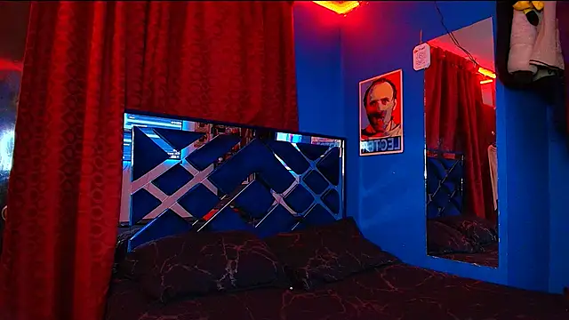 Luke Howland online show from October 2025 02:01:02 AM