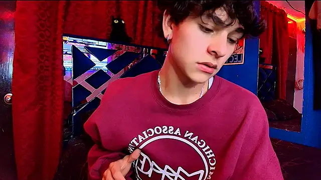 Luke Howland online show from December 2025 01:03:02 AM