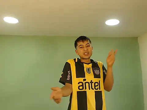 Snapshot of danielitopapuu chatting on December 2025 02:22:01 PM danielitopapuu online show from December 2025 02:22:01 PM