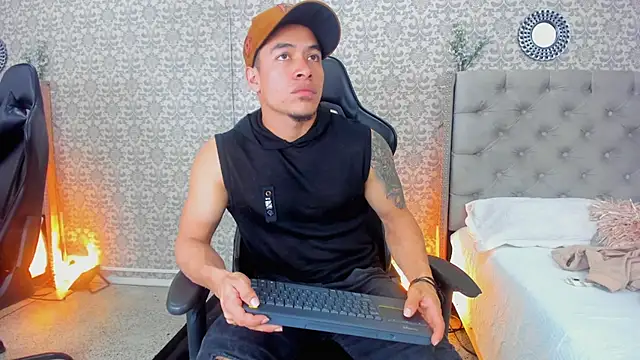 Snapshot of Bryson_Collins_ chatting on February 2025 11:09:01 AM Bryson Collins online show from February 2025 11:09:01 AM