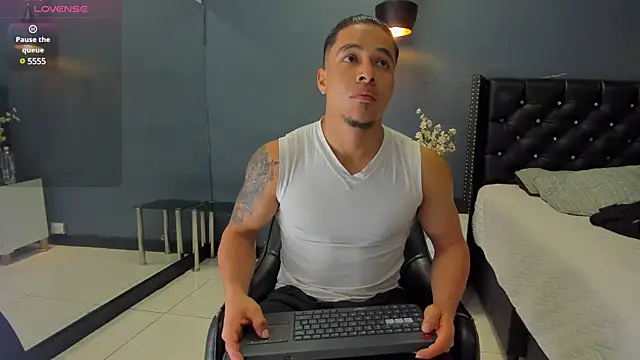 Snapshot of Bryson_Collins_ chatting on February 2025 11:07:02 AM Bryson Collins online show from February 2025 11:07:02 AM