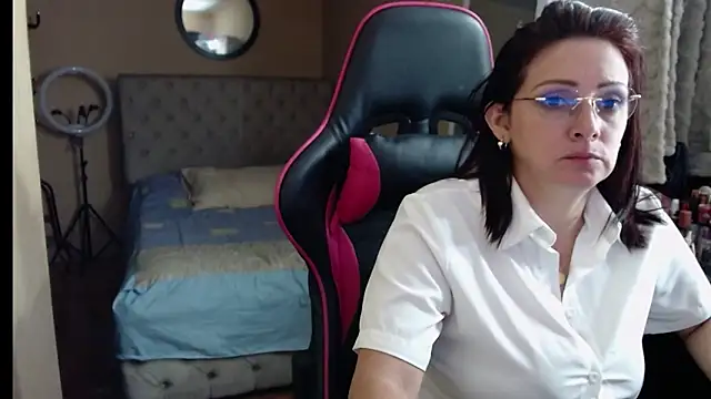 Snapshot of Carol_Scottt chatting on December 2025 05:12:02 AM Carol Scottt online show from December 2025 05:12:02 AM