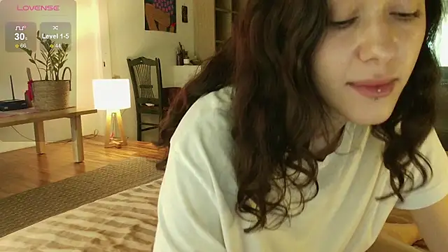 Snapshot of sadetuiningaa chatting on May 2026 01:47:02 AM sadetuiningaa online show from May 2026 01:47:02 AM