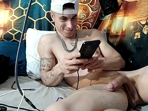 Snapshot of --D-a-D-D-y- chatting on December 2025 01:06:01 PM --D-a-D-D-y- online show from December 2025 01:06:01 PM