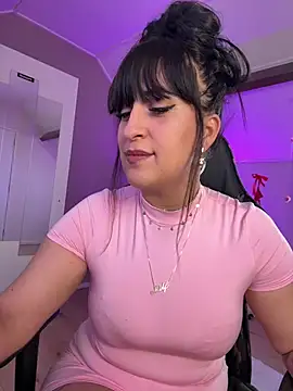 Snapshot of CarolaDrago chatting on March 2025 08:13:02 AM CarolaDrago online show from March 2025 08:13:02 AM