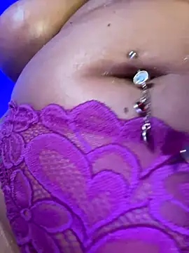 Snapshot of CarolaDrago chatting on November 2025 09:57:01 PM CarolaDrago online show from November 2025 09:57:01 PM