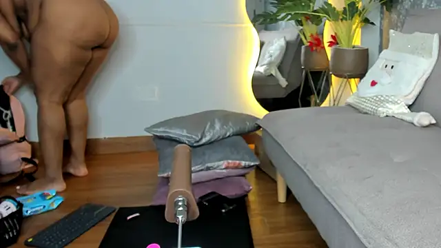 Yiseth 02 online show from December 2025 11:28:02 AM